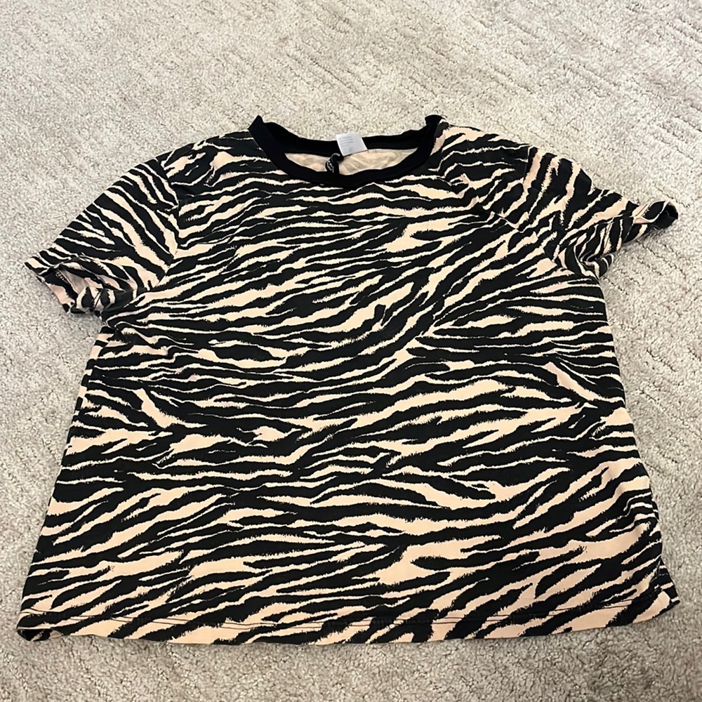 Animal print crop top t-shirt